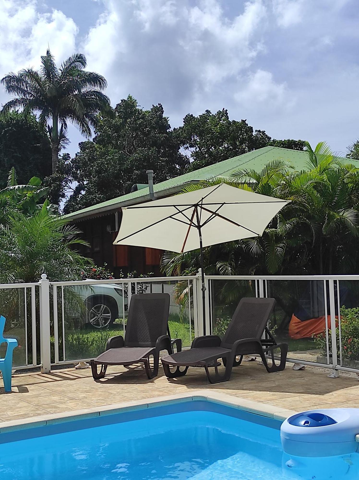 Le Tri Haut De Bellevue - Bungalow Heliconia Pointe-Noire Kültér fotó